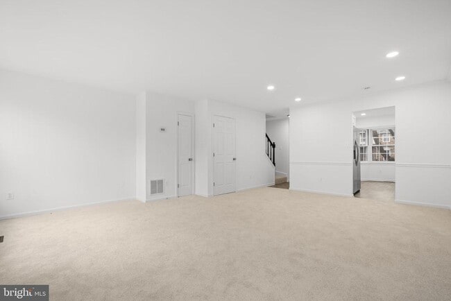 Building Photo - 119 E Main St