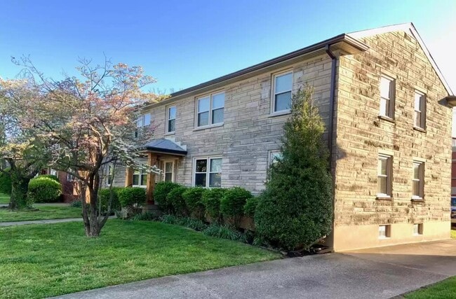 Building Photo - 2905 Abigail Dr