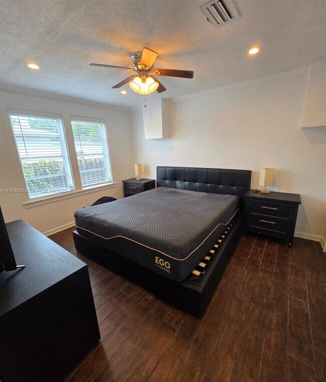 Building Photo - 2420 Jackson St