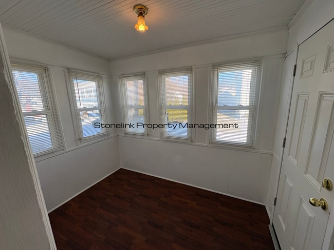 Building Photo - 192 Chandler Ave