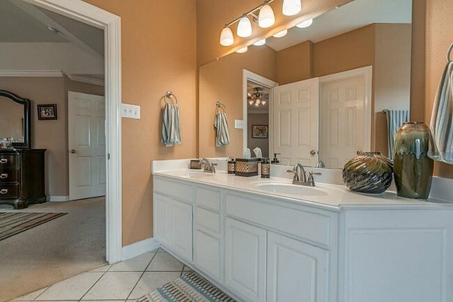 Building Photo - 14931 Opera House Row Dr