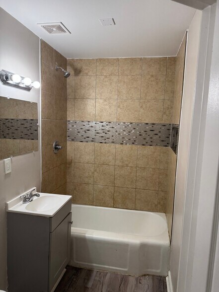Building Photo - 109 Aventura Ct