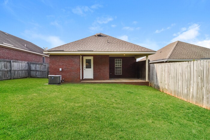 Building Photo - 120 Ridgeview Dr