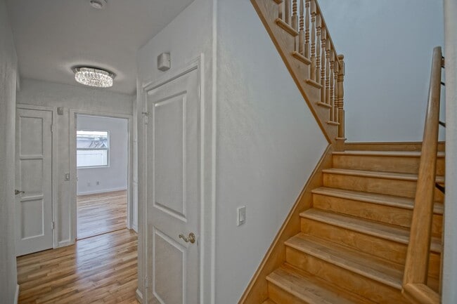 Building Photo - REMODELED, BRIGHT & SPACIOUS, 2-STORY HOME...