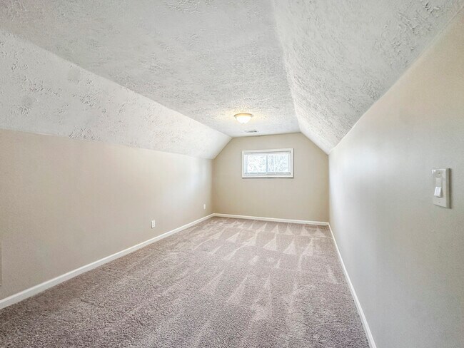 Building Photo - 7065 Merrywood Dr