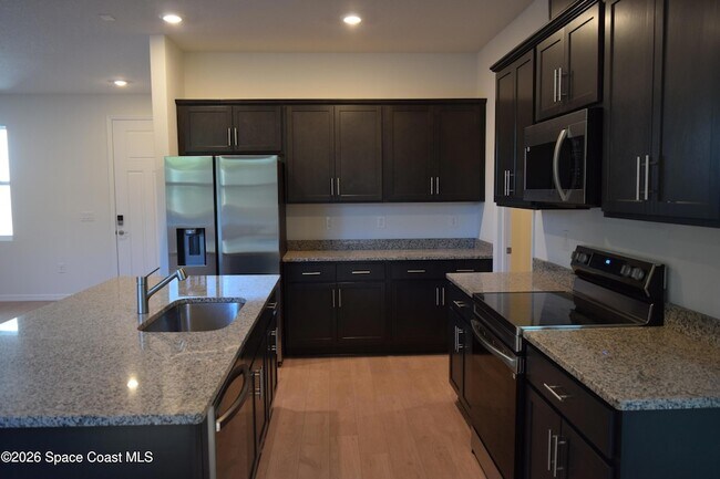 Building Photo - 717 Spoonbill St