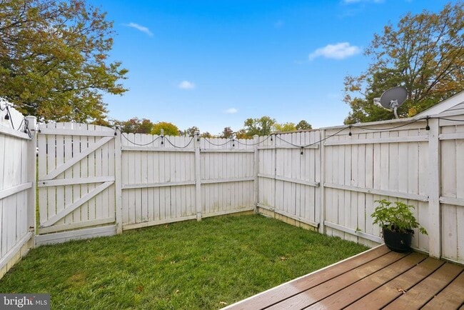 Building Photo - 168 Edinburgh Square