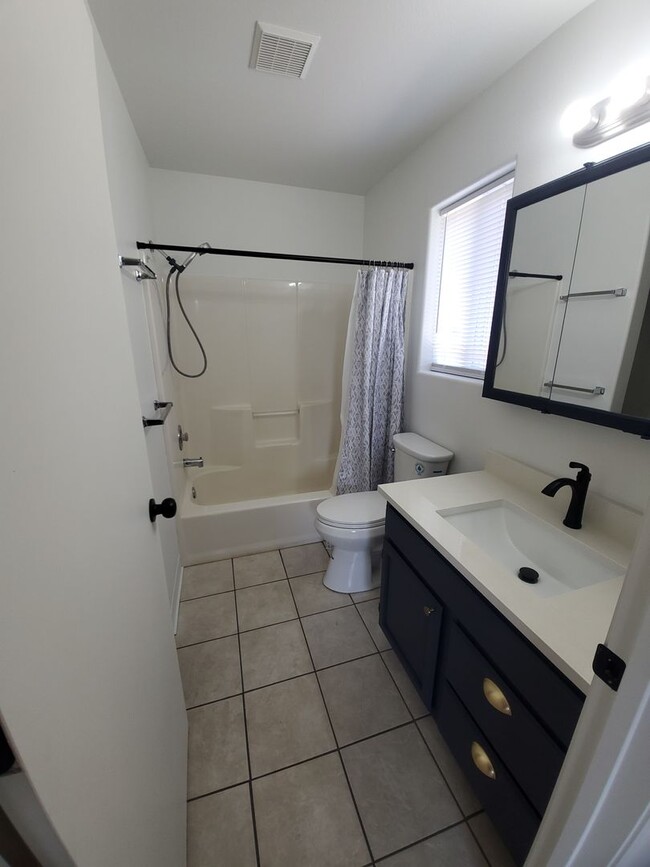 Building Photo - Newly remodeled house with a good size bac...