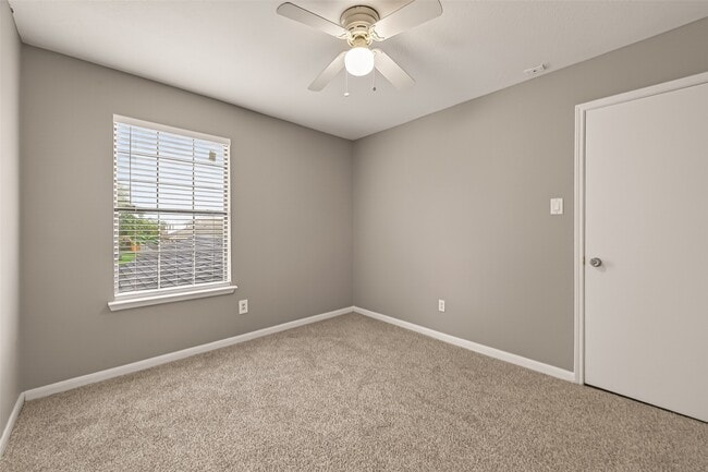 Building Photo - 6815 Lower Arrow Dr