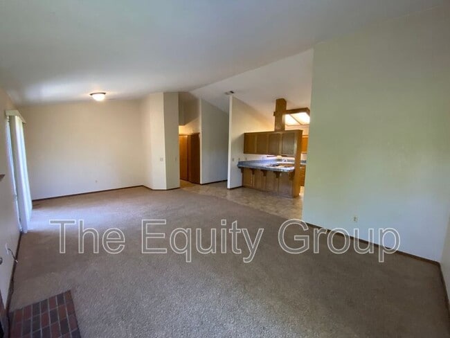 Building Photo - 1348 E Ferguson Ct