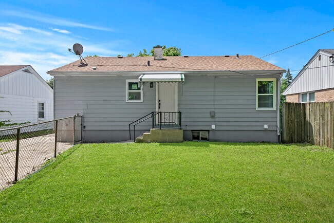 Building Photo - 603 N Lewis Ave