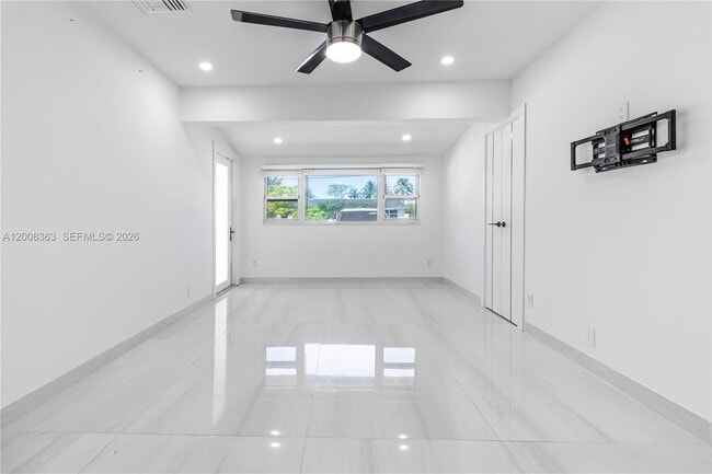 Building Photo - 4530 SW 34th Dr