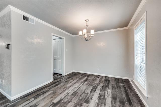 Building Photo - 5053 Les Chateaux Dr