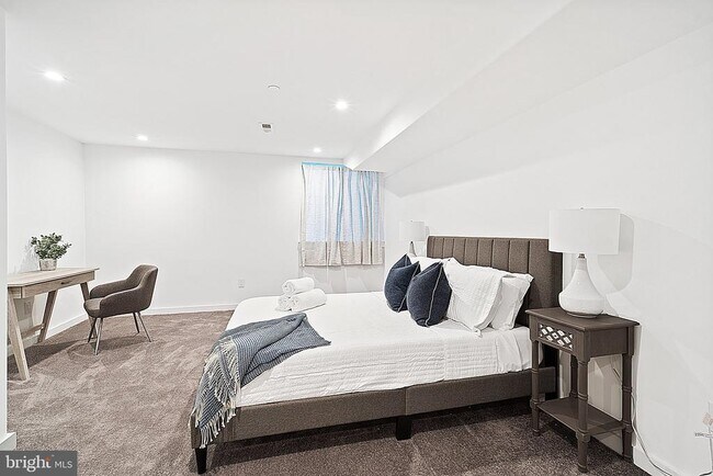 Building Photo - 1524 S 25th St