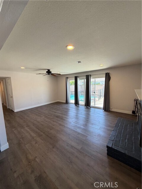 Building Photo - 7071 Santa Paula Cir
