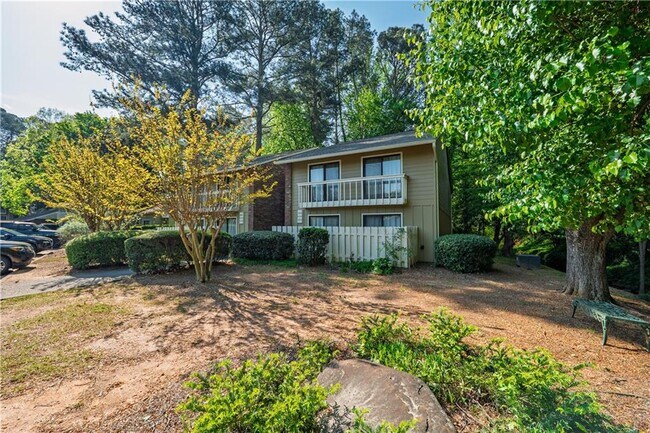 Building Photo - 2618 Stoney Creek Rd SE