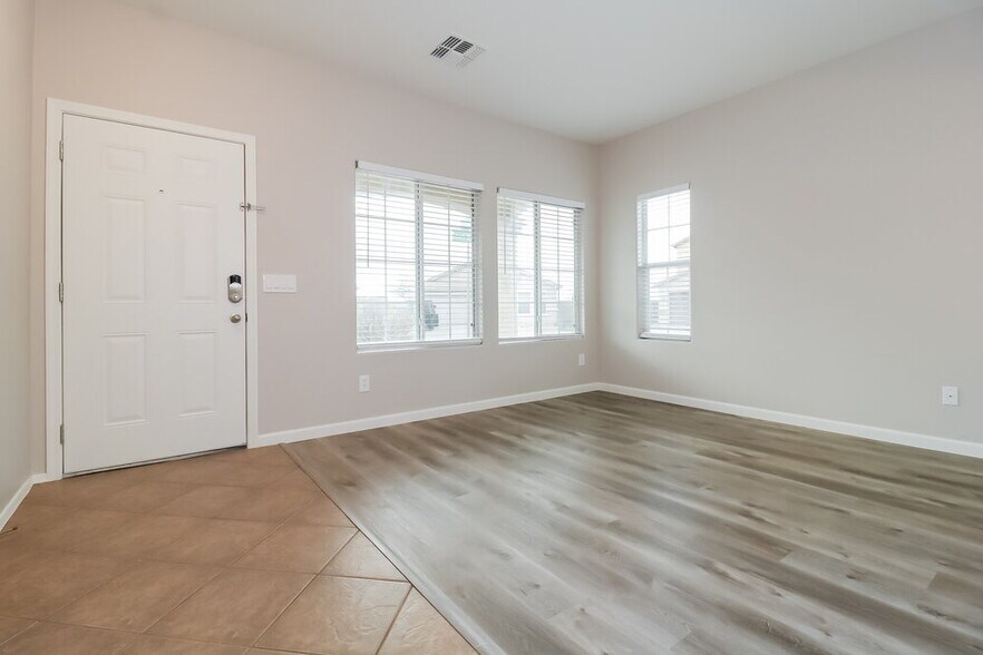 Building Photo - 24254 W Desert Bloom St