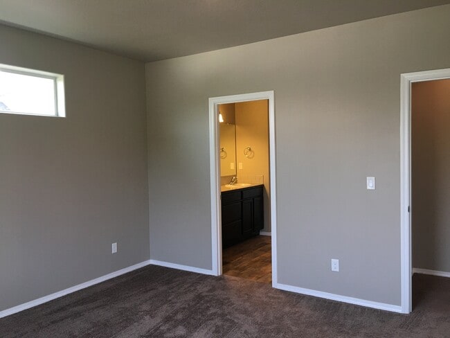 Building Photo - 3 Bedroom Home For Rent In The Dalles