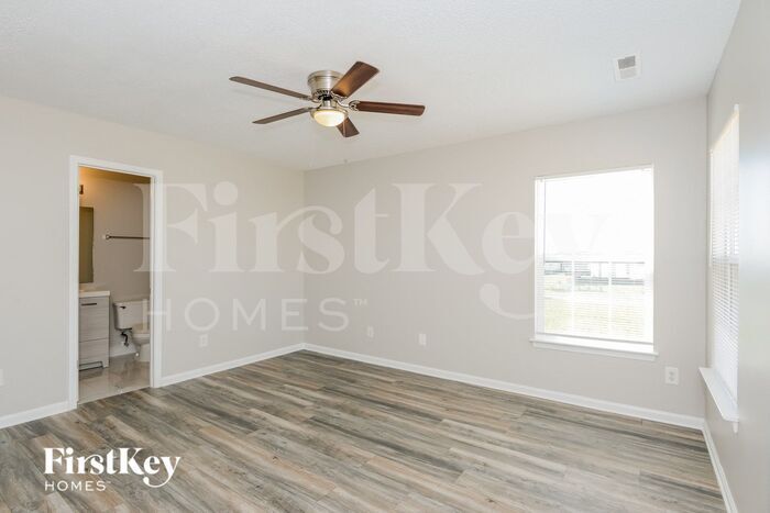 Building Photo - 1401 Bray Dr
