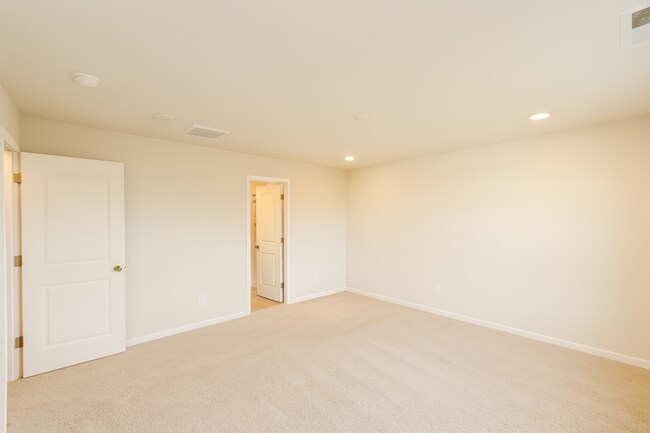 Building Photo - 6010 Walkers Run Dr