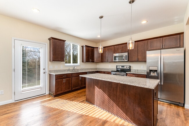 Building Photo - 487 S Arlington Rd