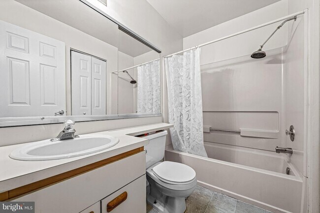 Building Photo - 656 Covington Ct