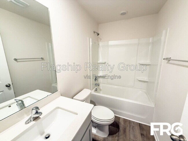 Building Photo - 4109 Laurel Rdg Dr