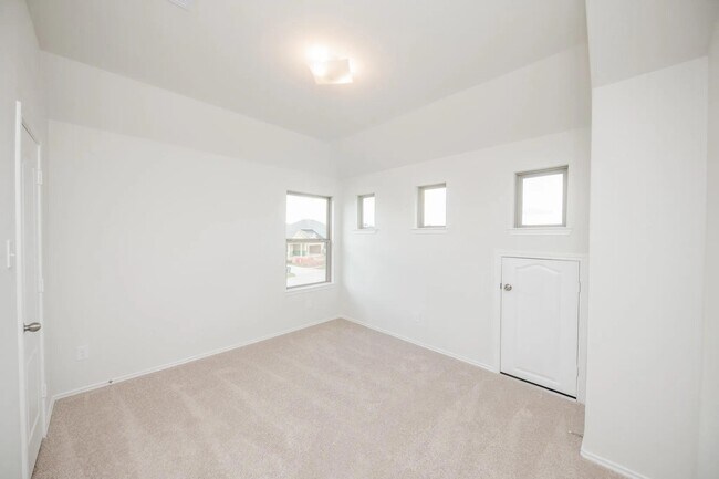 Building Photo - 32402 Clouser Crawdad Ct