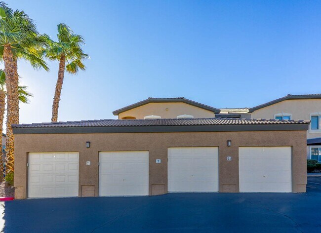 Building Photo - Great 2 Bedroom Southwest Vegas Condo With 1 Car Detached Garage