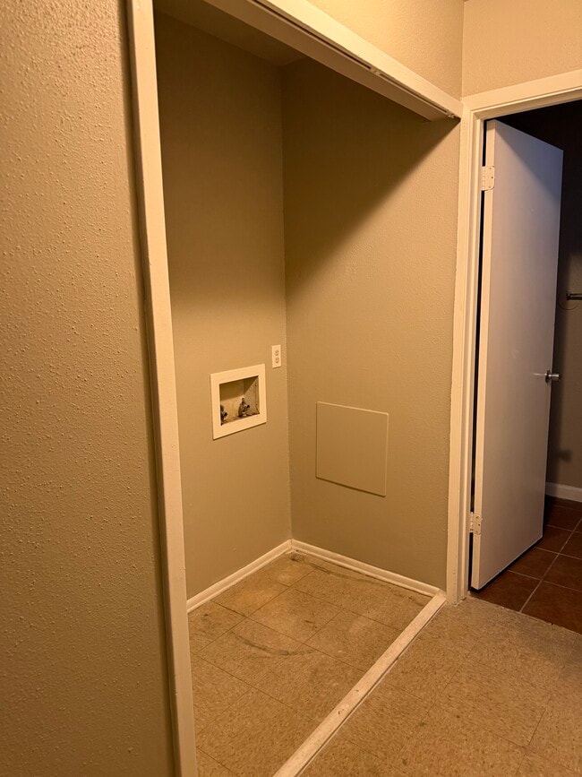 Building Photo - 7005 Glen Pass