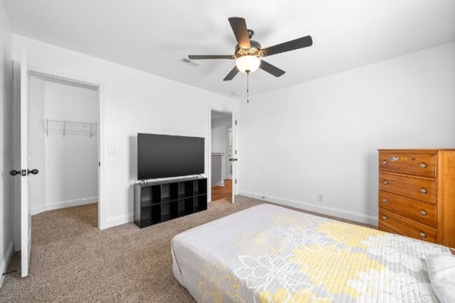 Building Photo - Stunning Home in Wellington Fields Ready f...