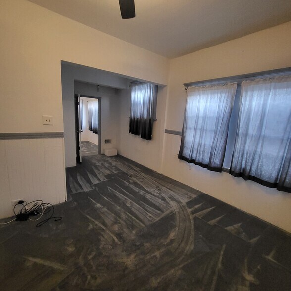 Building Photo - 1428 78th Ave