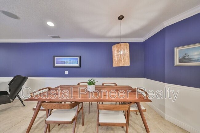 Building Photo - 817 Bannockburn Ave