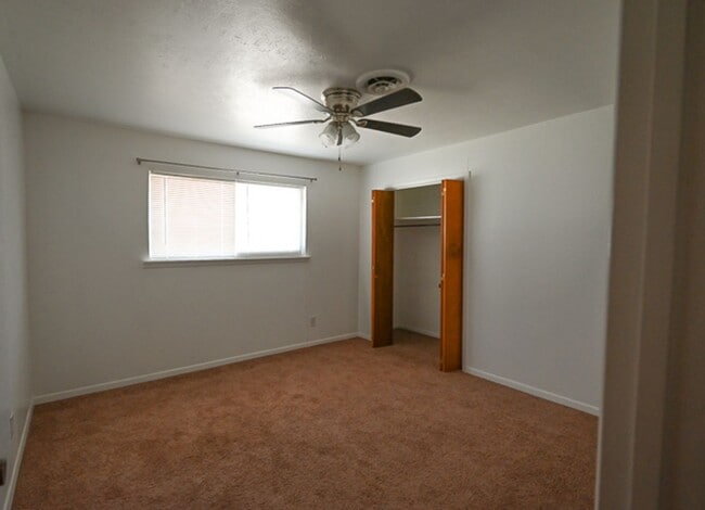 Building Photo - 903 N Lamb St