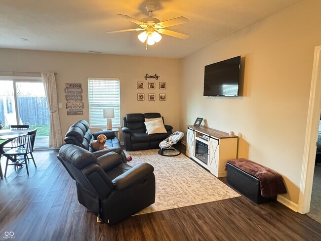 Building Photo - 914 Baden Manor Dr