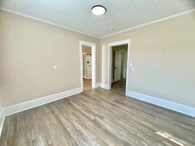 Building Photo - Spacious 4-Bedroom Farmhouse with 2.5 Baths in Raeford!