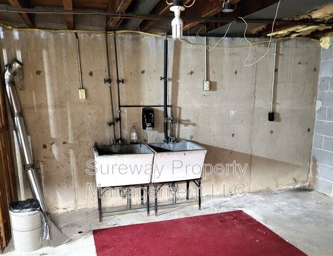 Building Photo - 9 Jeffrey Rd