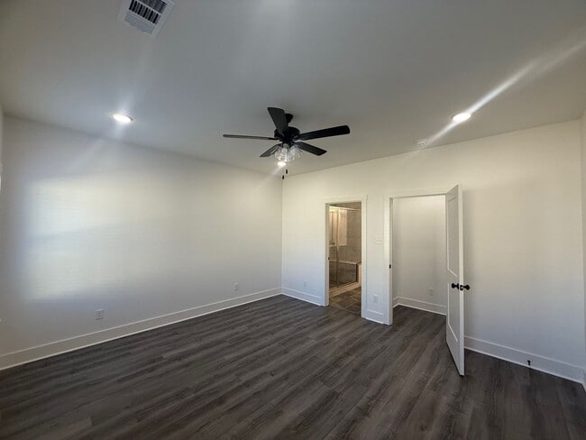 Building Photo - 4005 Doler Cv