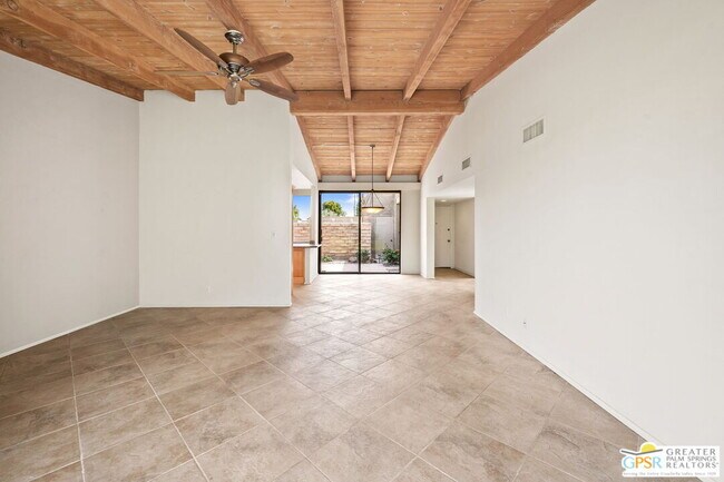 Building Photo - 867 N Calle De Pinos