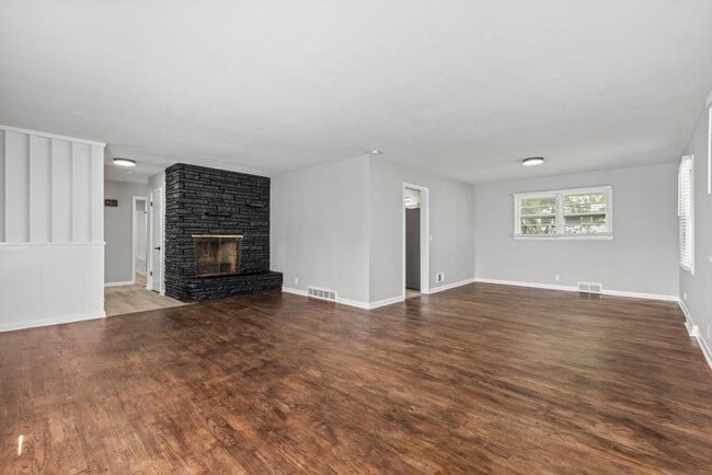 Building Photo - 7214 Northridge Dr