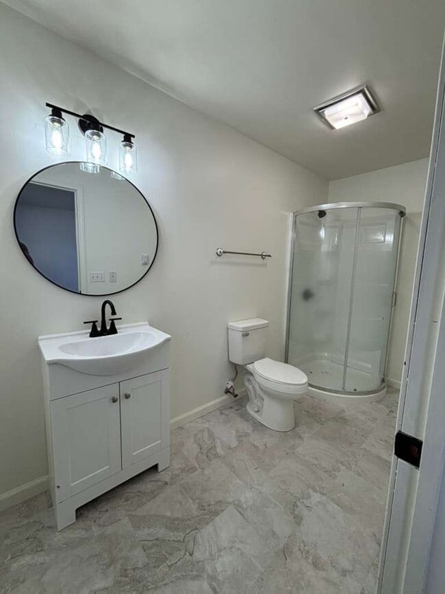 Building Photo - Shawnee Country Home – Newly Renovated Ranch with 2-Car Garage