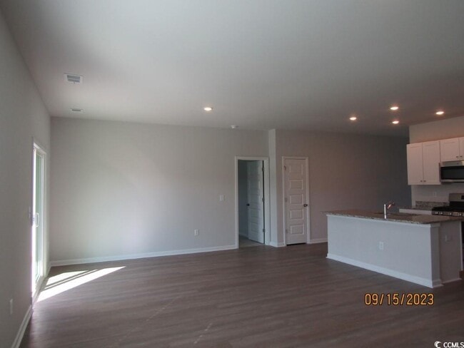 Building Photo - 905 Vernal Pl