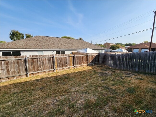 Building Photo - 3014 Green Mountain Dr