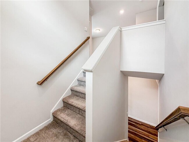 Building Photo - 5836 Hackberry Ln