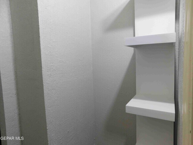 Building Photo - 8609 Pilgrimage Cir