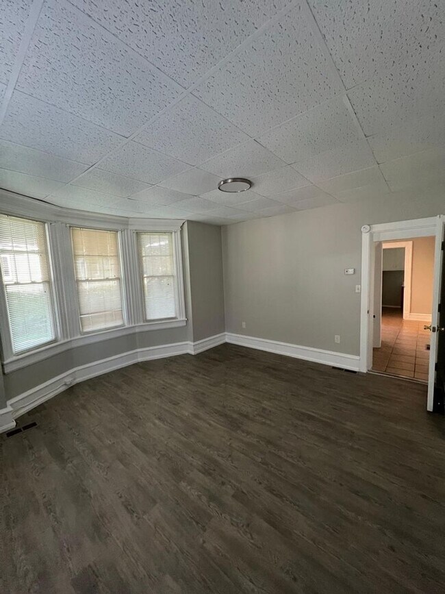 Building Photo - 4216 W Penn Ave