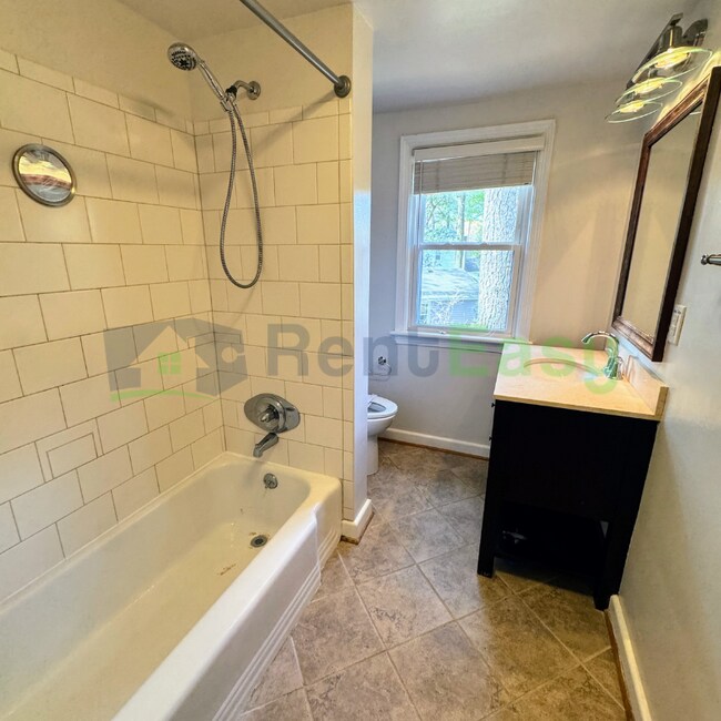 Building Photo - 8533 Circle Dr