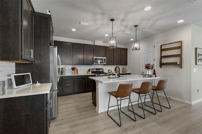 Building Photo - 143 Alderwood Pl