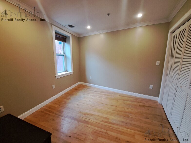 Building Photo - 101 Prince St