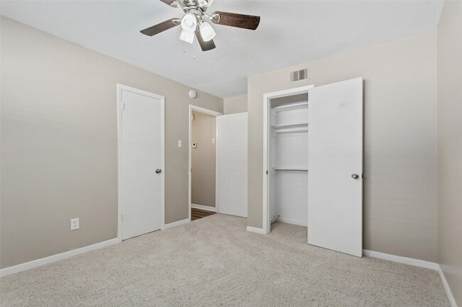 Building Photo - 7440 Walling Ln